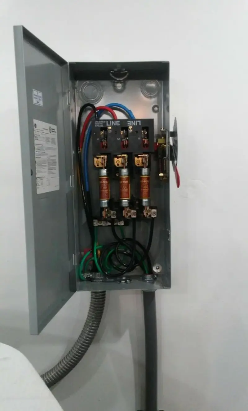 Three-phase disconnect switch installed for Smoke Detector Installation in Braddock